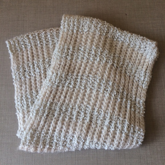 Double Loop Scarf - Picture 5 of 8